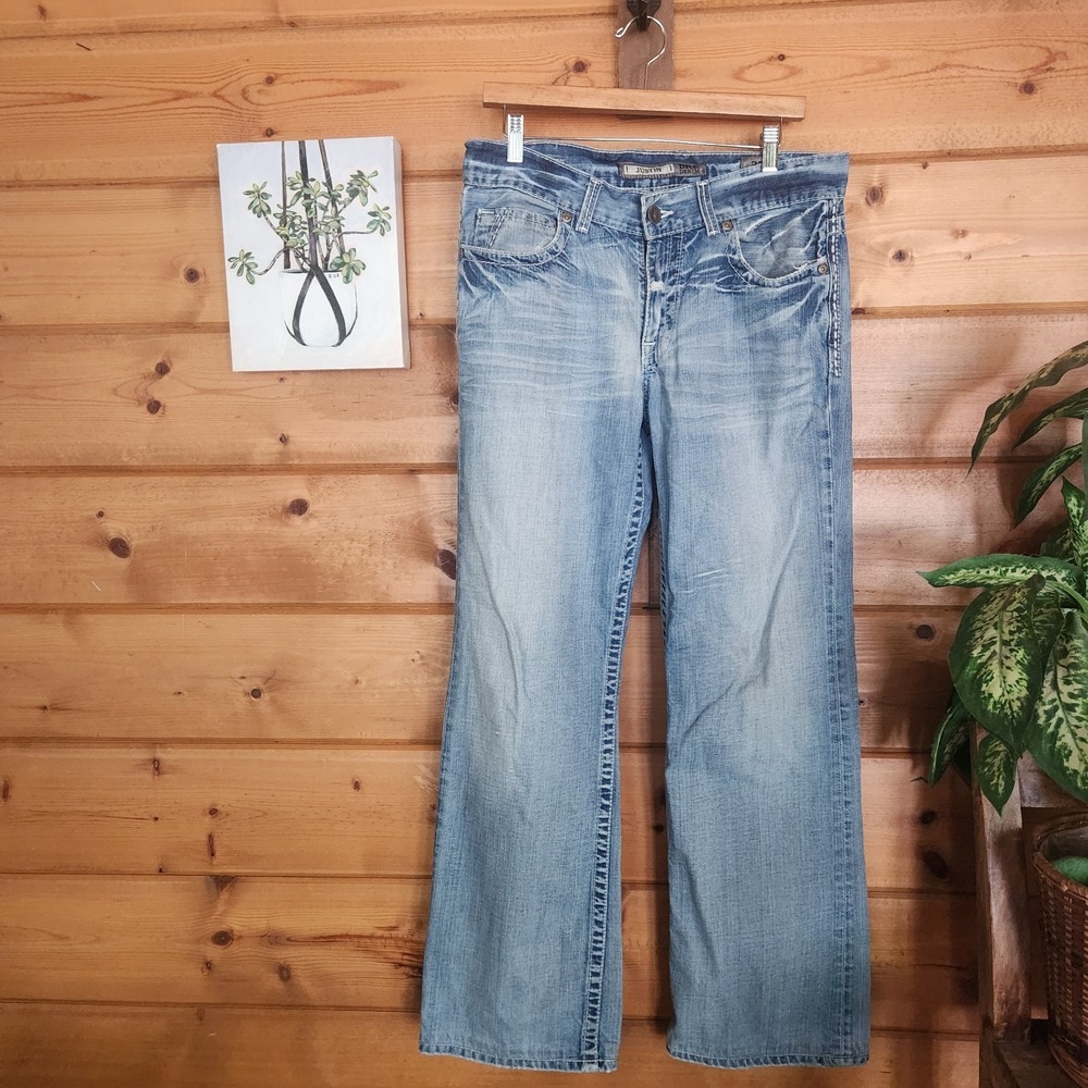 BKE Justin Relaxed Loose Straight Jeans Distress Denim Buckle Embroidered Sz 32